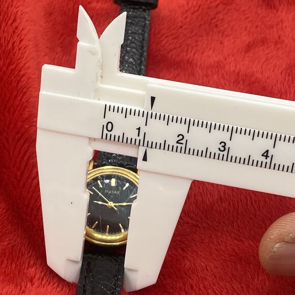 Vintage Pulsar Watch Women 24mm Gold Tone V501-X058 Leather Band Needs Battery - Picture 9 of 14